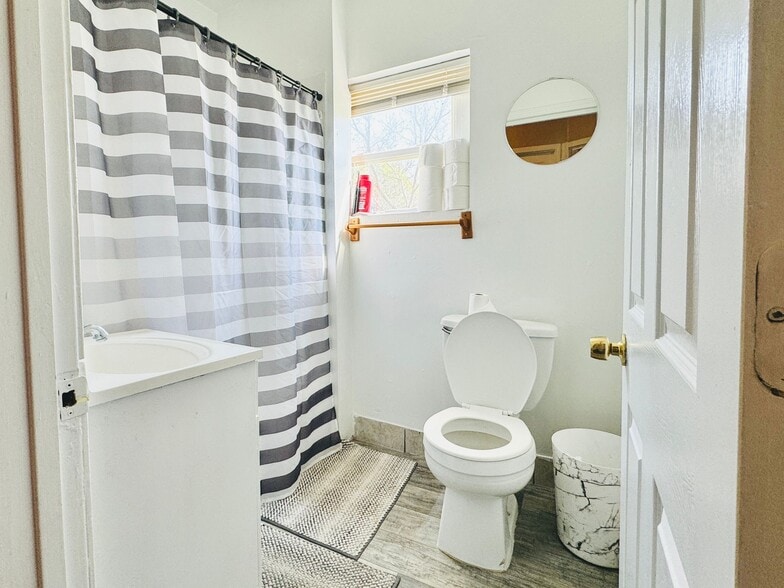 More Photos Of 25 Maynard Ct, Pontiac Apartments For Sale