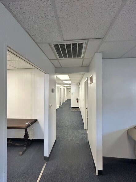 More Photos Of 1365 Blue Mountain Dr, Danielsville Office For Lease