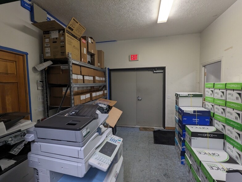 More Photos Of 3311 South Airport Rd, Traverse City Storefront Retail Office For Lease