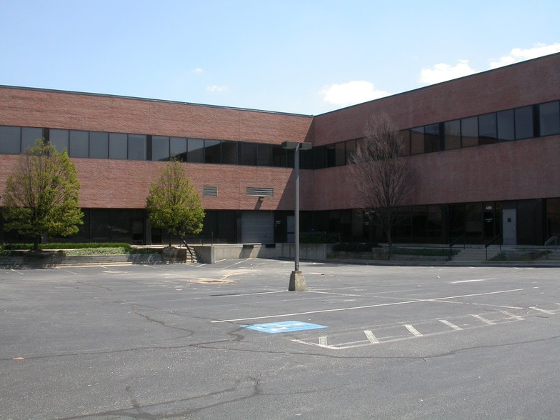 More Photos Of 4400 Forbes Blvd, Lanham Light Distribution For Lease