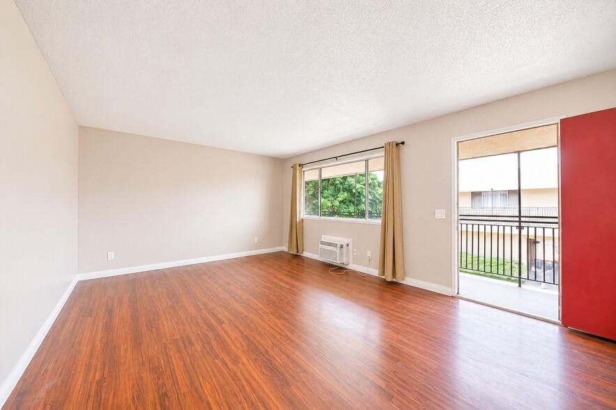 More Photos Of 383 Orchid Ln, Pomona Apartments For Sale