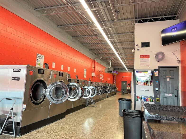 More Photos Of 580 Mason, Harrisonburg Freestanding For Sale