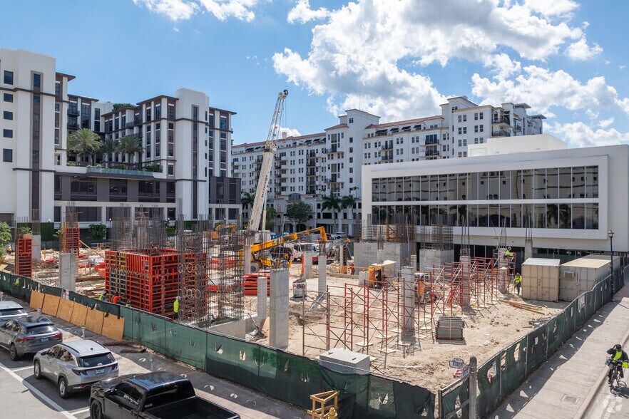 More Photos Of 4011 Salzedo St, Coral Gables Apartments For Lease
