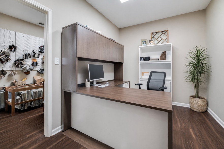 More Photos Of 8 Commerce Pl, Savannah Loft Creative Space For Sale