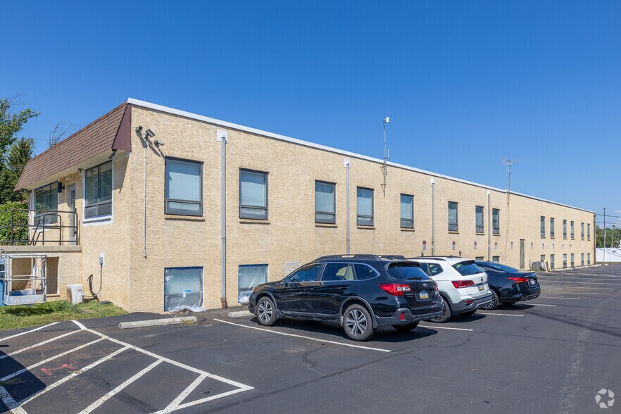 Primary Photo Of 2727 Philmont Ave, Huntingdon Valley Office For Lease