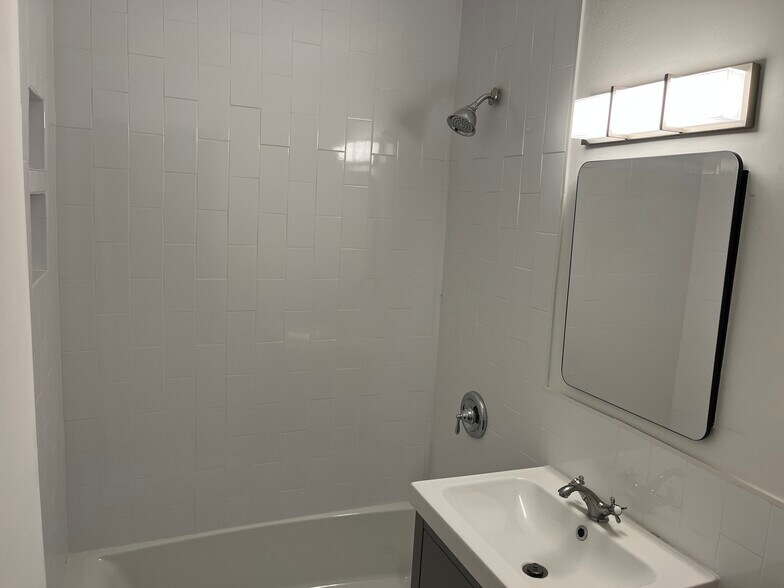 More Photos Of 648 South Dr, Miami Springs Medical For Sale