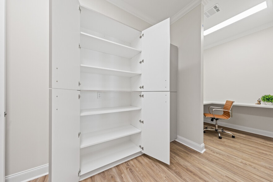 More Photos Of 1102 Apollo rd, Scott Office Residential For Lease