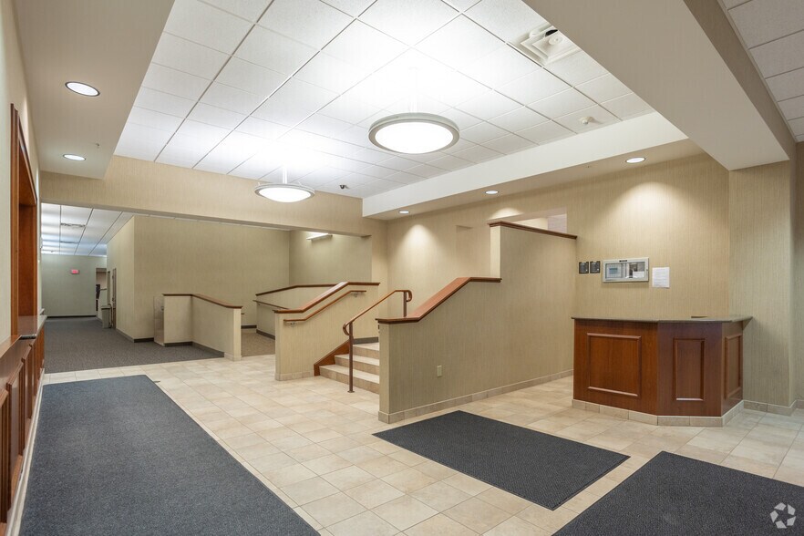 More Photos Of 313 S Capitol Ave, Lansing Office For Sale