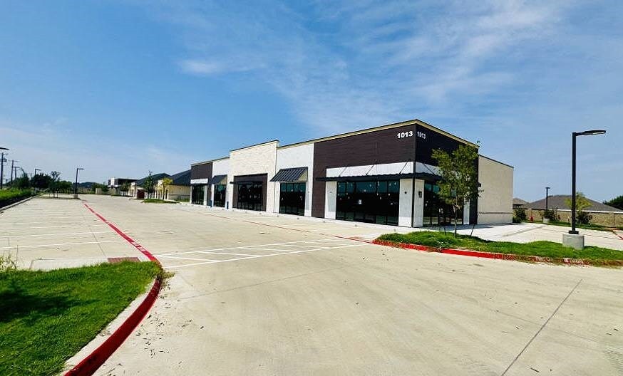 More Photos Of 1013 FM 1187, Crowley General Retail For Lease