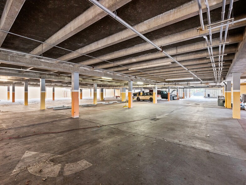 More Photos Of 1299 E Oakland Park Blvd, Oakland Park Office For Sale