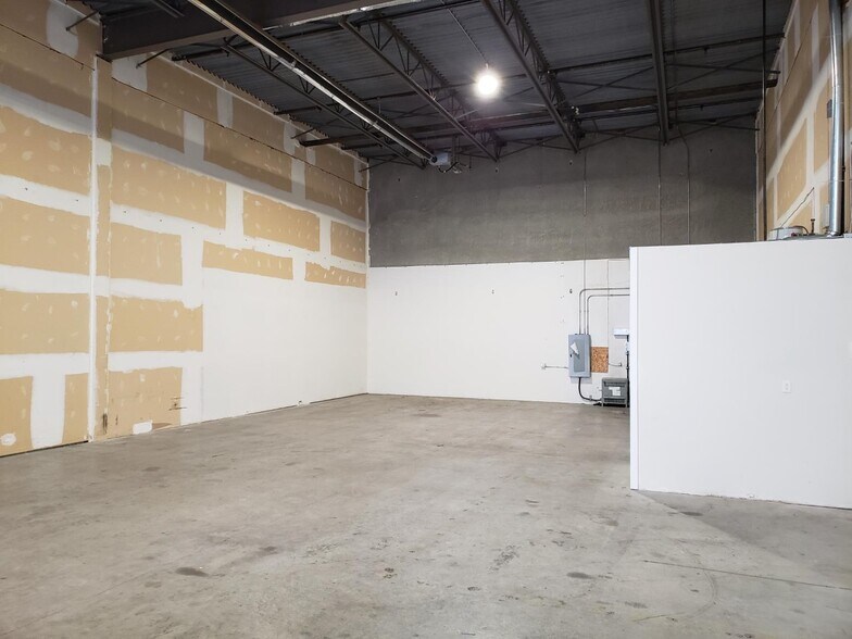 More Photos Of 32885 Mission Way, Mission Warehouse For Lease