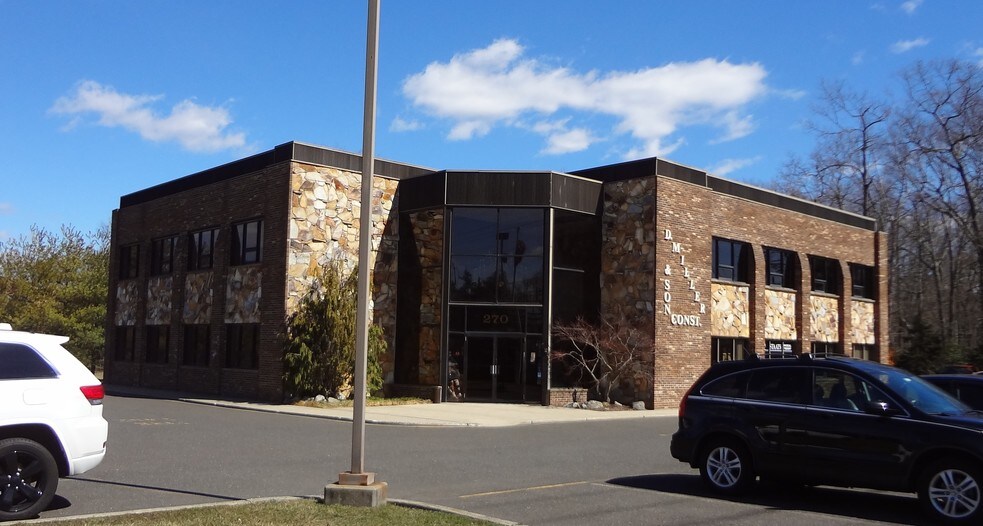 More Photos Of 270 Drum Point Rd, Brick Office For Lease