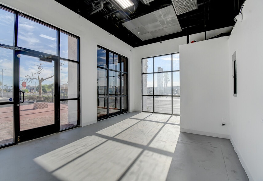 More Photos Of 4255 S Durango Dr, Las Vegas Freestanding For Lease