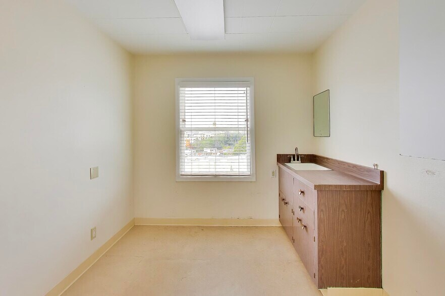 More Photos Of 345 W Portal Ave, San Francisco Medical For Lease