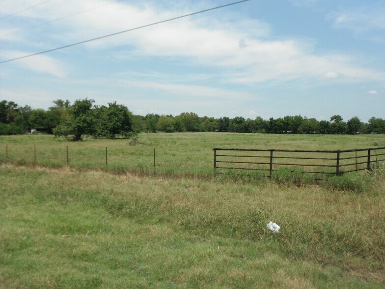More Photos Of TBD Main St, Sulphur Springs Land For Sale