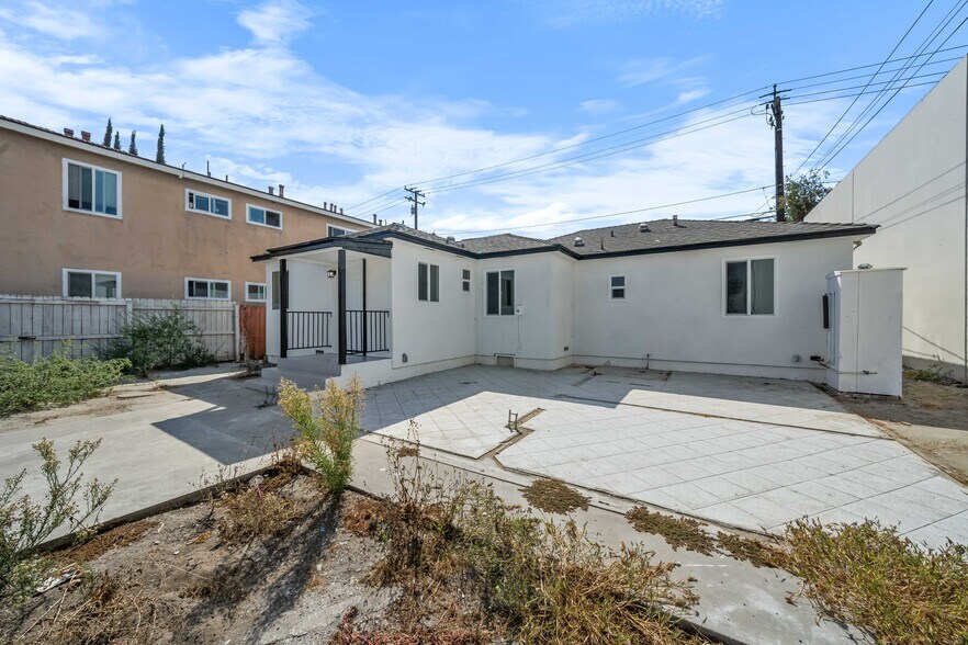 More Photos Of 3515 W Commonwealth, Fullerton Multifamily For Sale