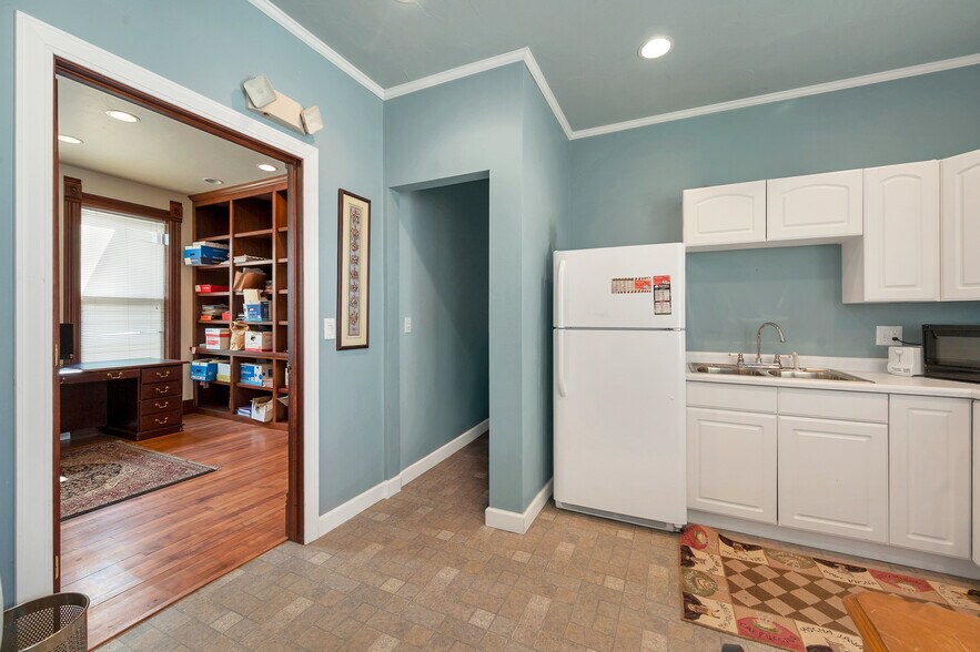 More Photos Of 125 S Quincy St, Green Bay Office For Sale