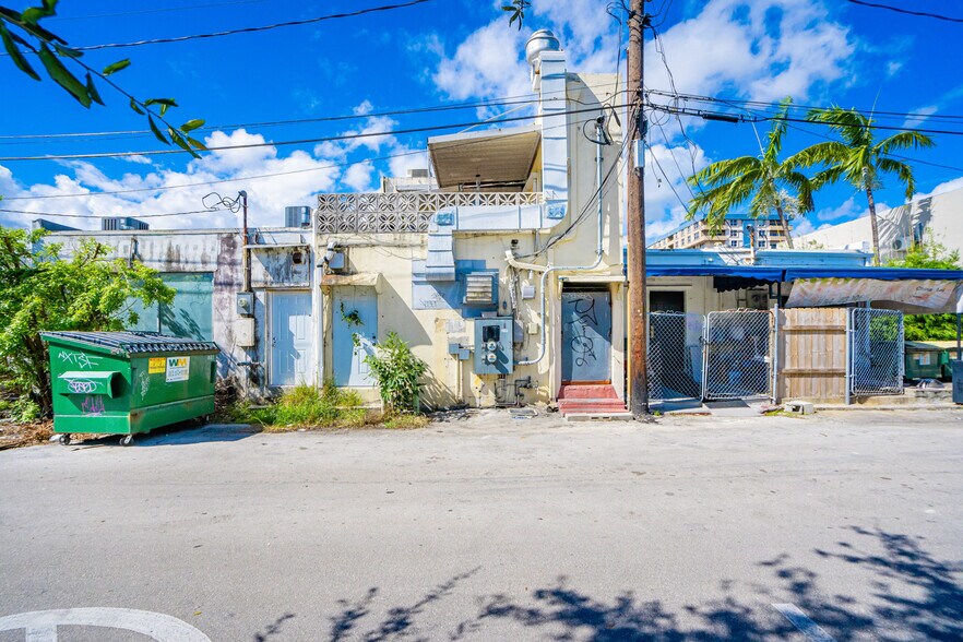 More Photos Of 1083 SE 17th St, Fort Lauderdale Convenience Store For Sale