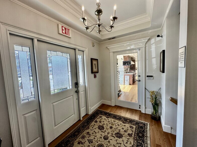 More Photos Of 406 E Putnam Ave, Cos Cob Office For Lease