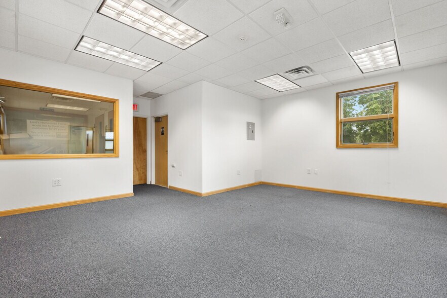 More Photos Of 948 Homestead Ave, Maybrook Office For Lease