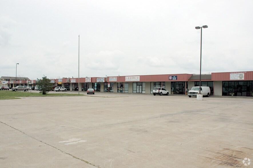 More Photos Of 6221 Highway 6 S, Houston Unknown For Lease