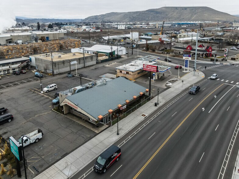 More Photos Of 822 N 1st St, Yakima Restaurant For Sale