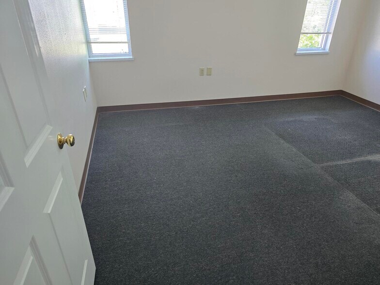 More Photos Of 2301 Bloomfield Rd, Cape Girardeau Self Storage For Lease