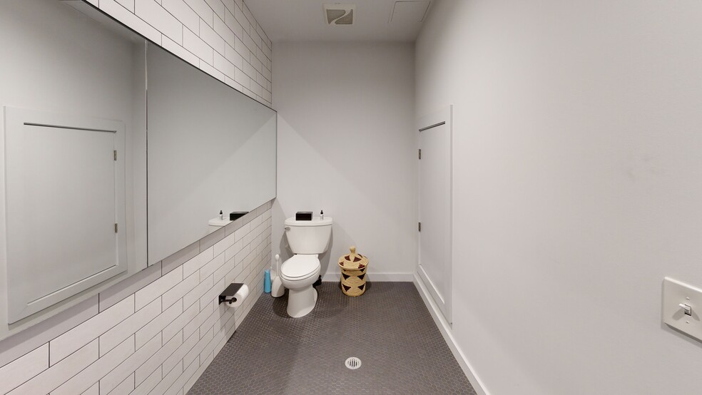 More Photos Of 1643 N Milwaukee Ave, Chicago Office For Lease