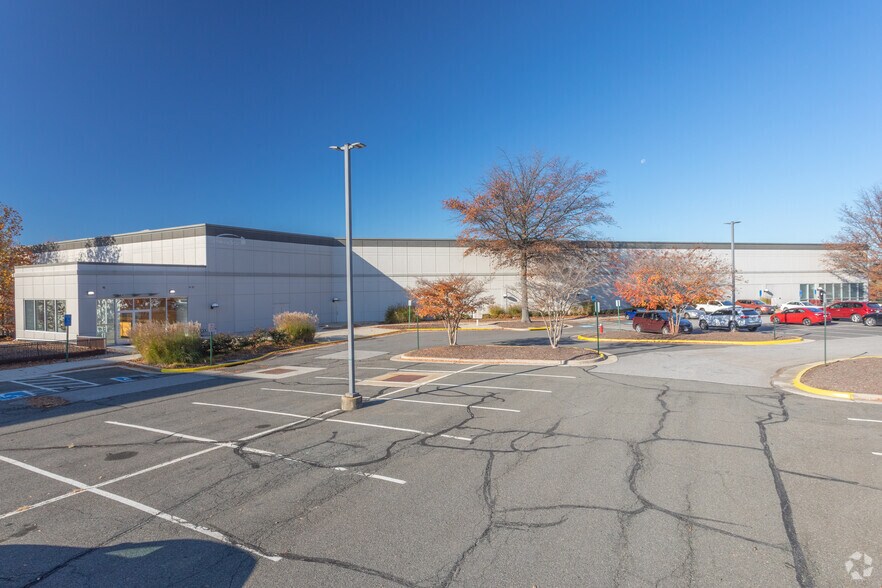 Primary Photo Of 5775 General Washington Dr, Alexandria Warehouse For Lease