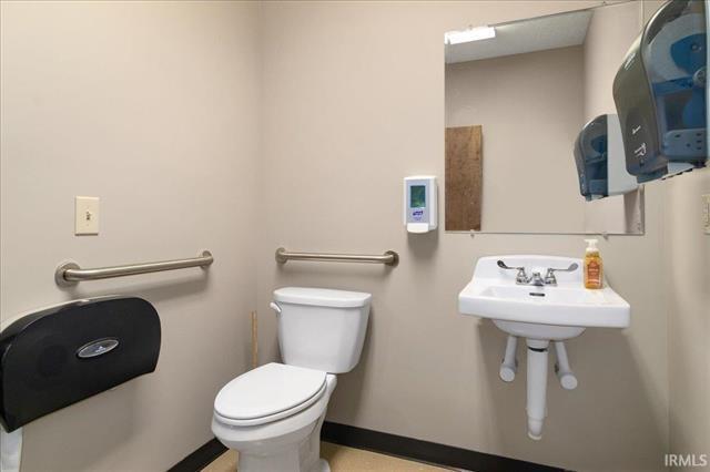 More Photos Of 835 S 9th Ave, Haubstadt Office For Sale