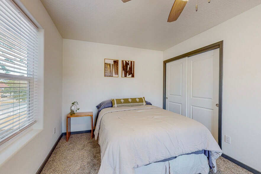 More Photos Of 615 Iron Ave SW, Albuquerque Apartments For Sale