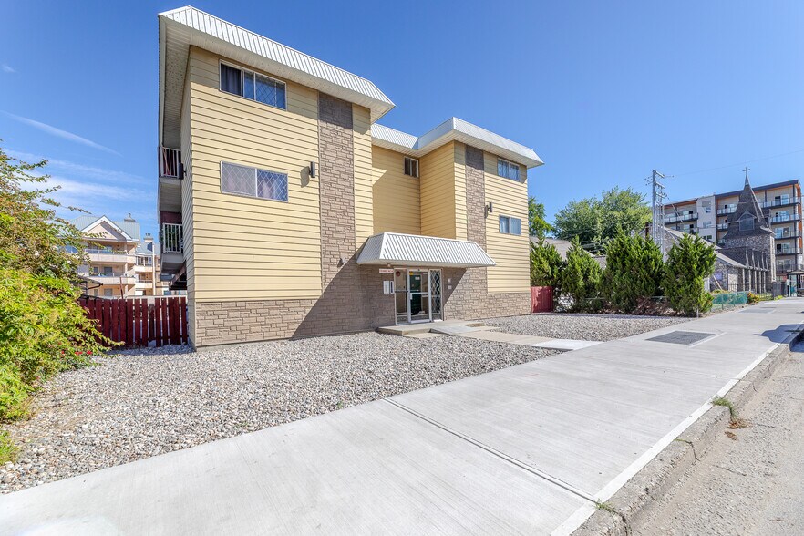 More Photos Of 157 Wade Av W, Penticton Apartments For Sale