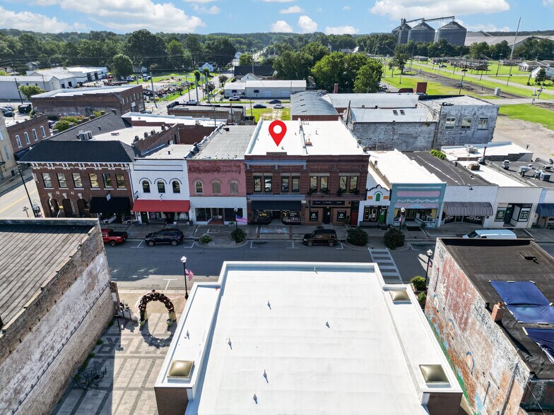 More Photos Of 109 S Raiford St, Selma Storefront For Lease