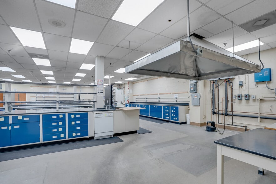 More Photos Of 3400 Westinghouse Blvd, Charlotte Manufacturing For Lease