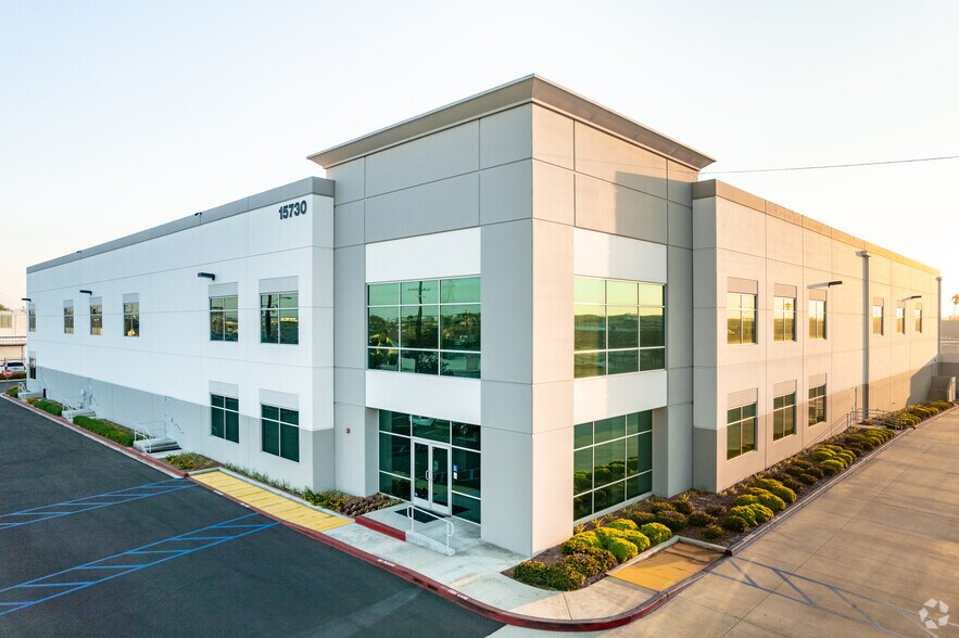 Primary Photo Of 15730 S Figueroa St, Gardena Warehouse For Lease