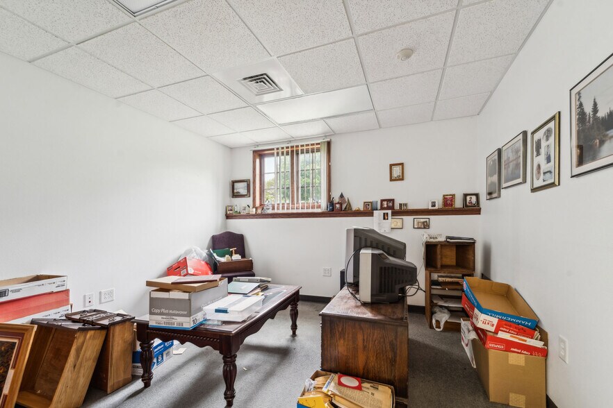 More Photos Of 952 S Park Ave, Fond Du Lac Medical For Sale