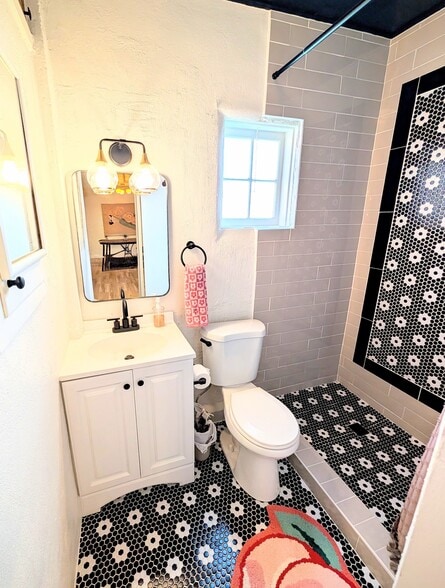 More Photos Of 520 N State St, Hagerman Specialty For Sale
