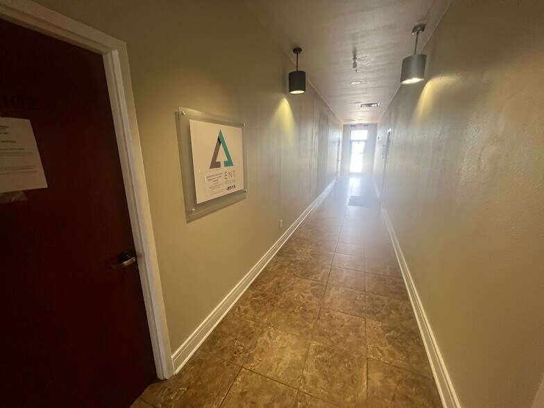 More Photos Of 3202 S W S Young Dr, Killeen Medical For Lease