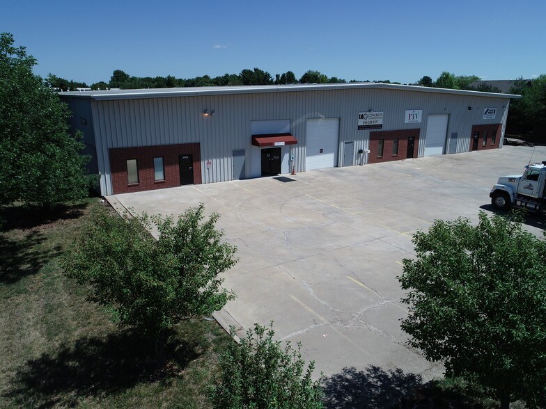 Primary Photo Of 1221 SE Broadway Dr, Lee's Summit Warehouse For Lease