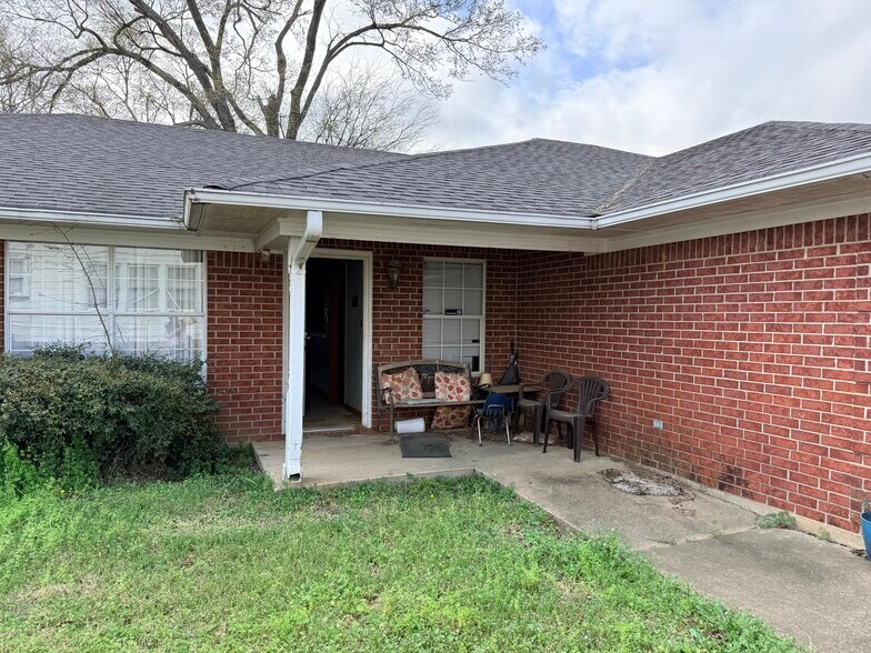 More Photos Of 425 Neches St, Jacksonville Office Residential For Sale