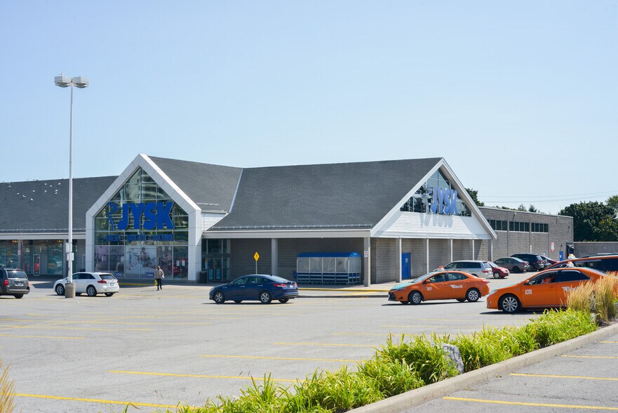 More Photos Of 3495 Lawrence Ave E, Toronto General Retail For Lease