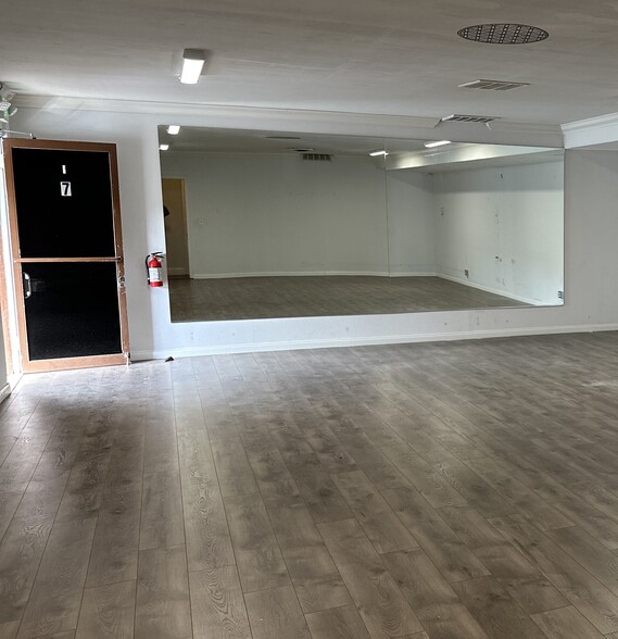 More Photos Of 2428 Newport Blvd, Costa Mesa Freestanding For Sale