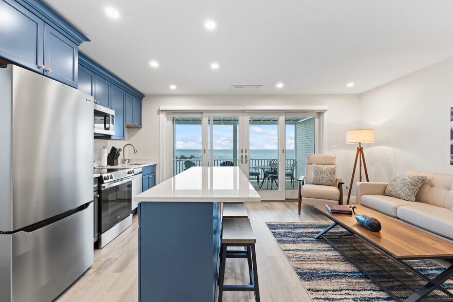 More Photos Of 113 113, 115 & 117 Perkins Cove, Ogunquit General Retail For Sale