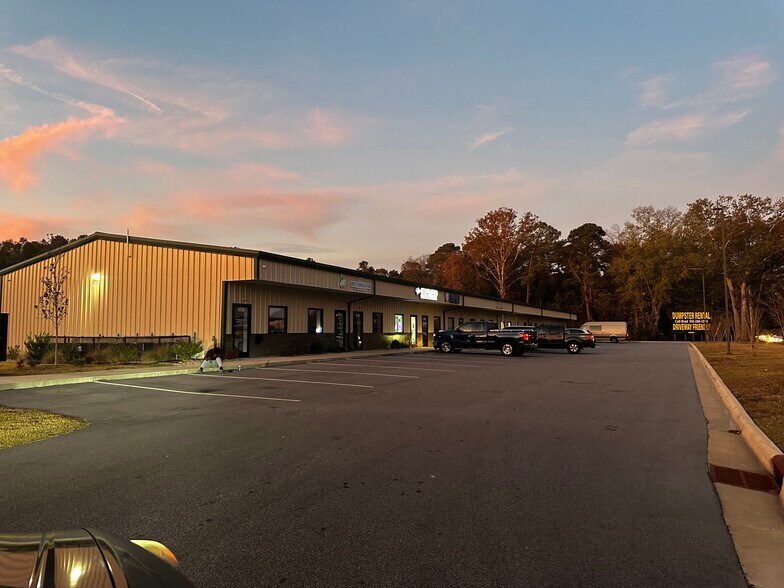 More Photos Of 4758 US Highway 301 S, Hope Mills Light Distribution For Lease
