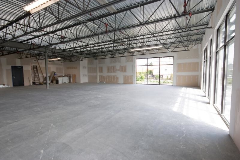 More Photos Of 30475 Cardinal Ave, Abbotsford Office For Sale