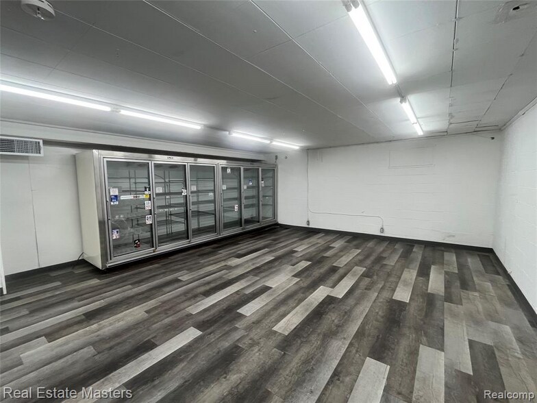 More Photos Of 8216 Lakeshore Rd, Lexington Convenience Store For Sale