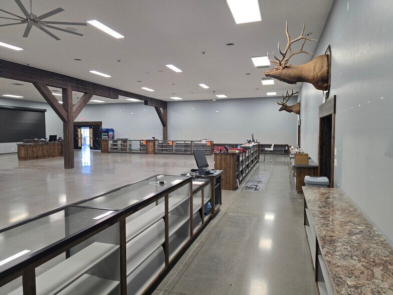 More Photos Of 870 N 2nd E, Rexburg General Retail For Lease