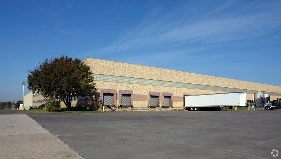 More Photos Of 3304 Old Lexington Rd, Winston-Salem Manufacturing For Lease
