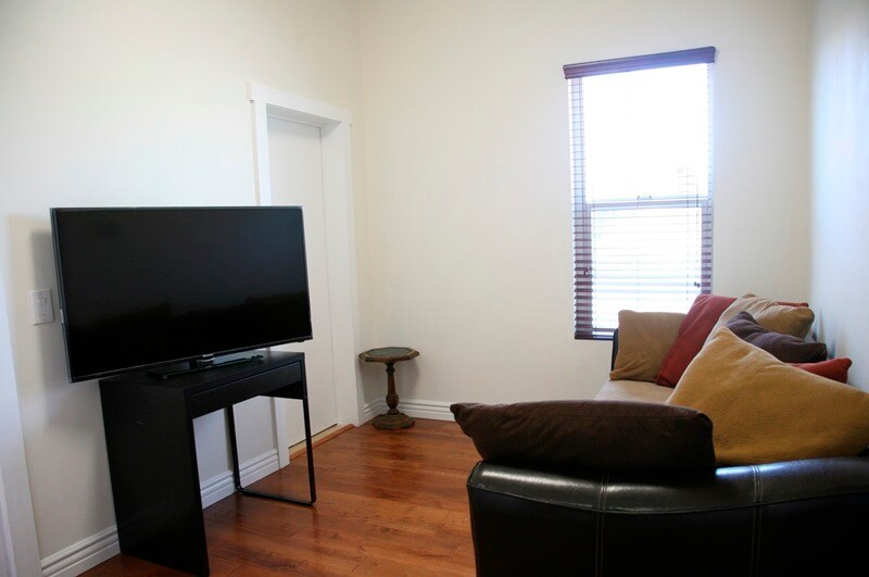 More Photos Of 1327 W 35th St, Los Angeles Apartments For Sale