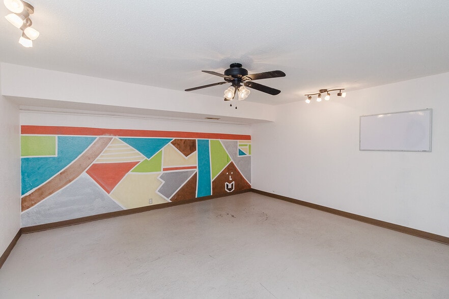 More Photos Of 1319 E 17th Ave, Hutchinson Religious Facility For Sale